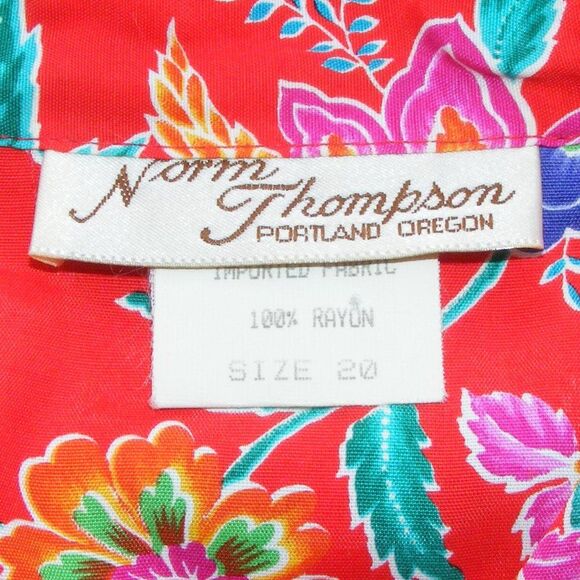 NORM THOMPSON Dress, Vintage 20, Red, Floral print, Matching Belt, Buttons - Picture 8 of 14